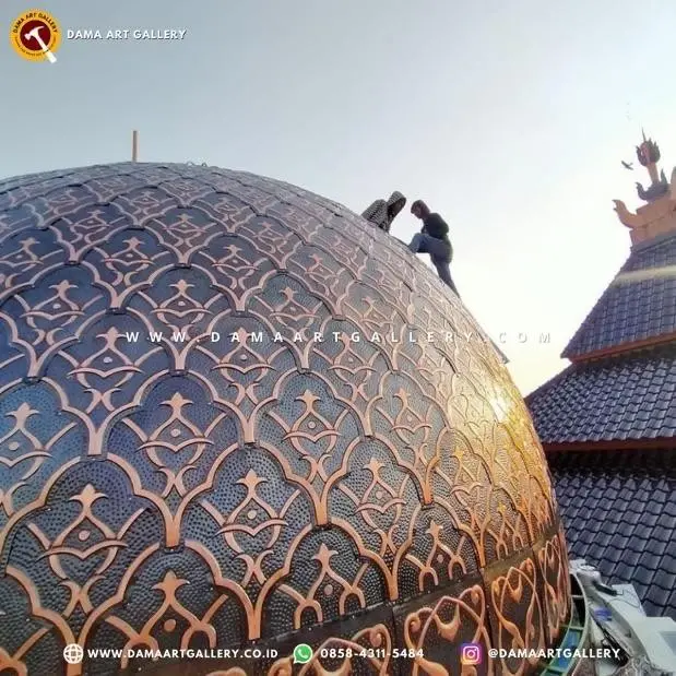 Kubah Masjid Tembaga Terlihat Lebih Estetik